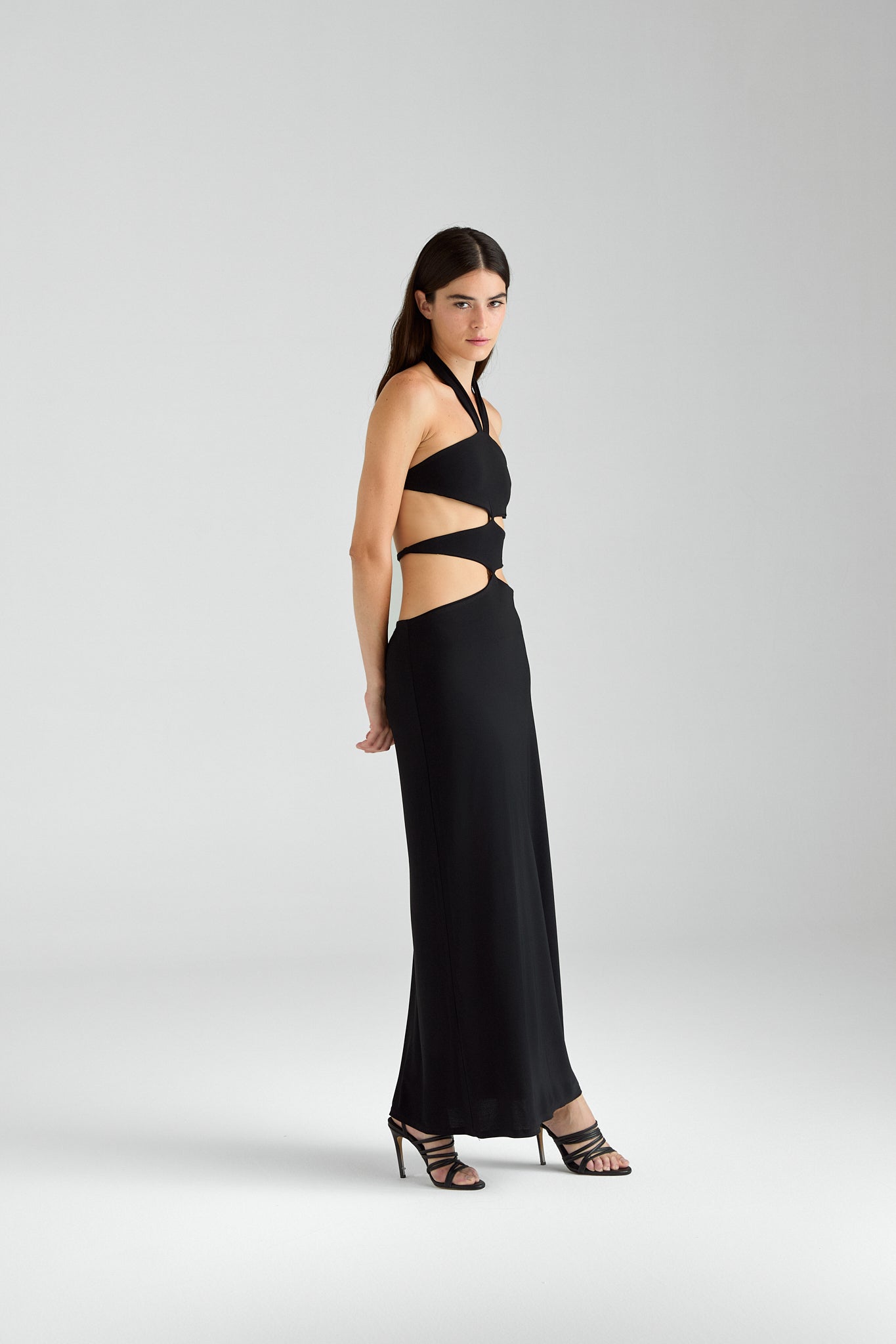 Naomi / Open-back fitted maxi dress