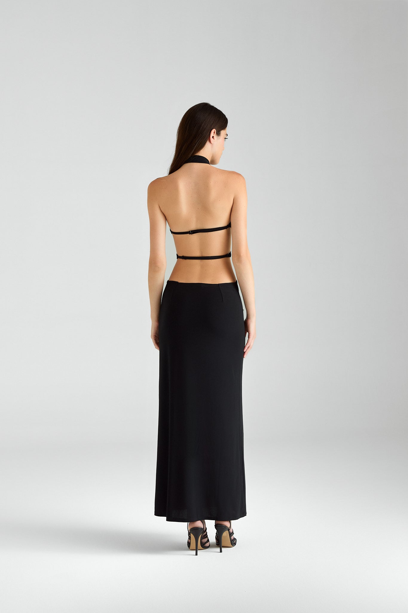 Naomi / Open-back fitted maxi dress