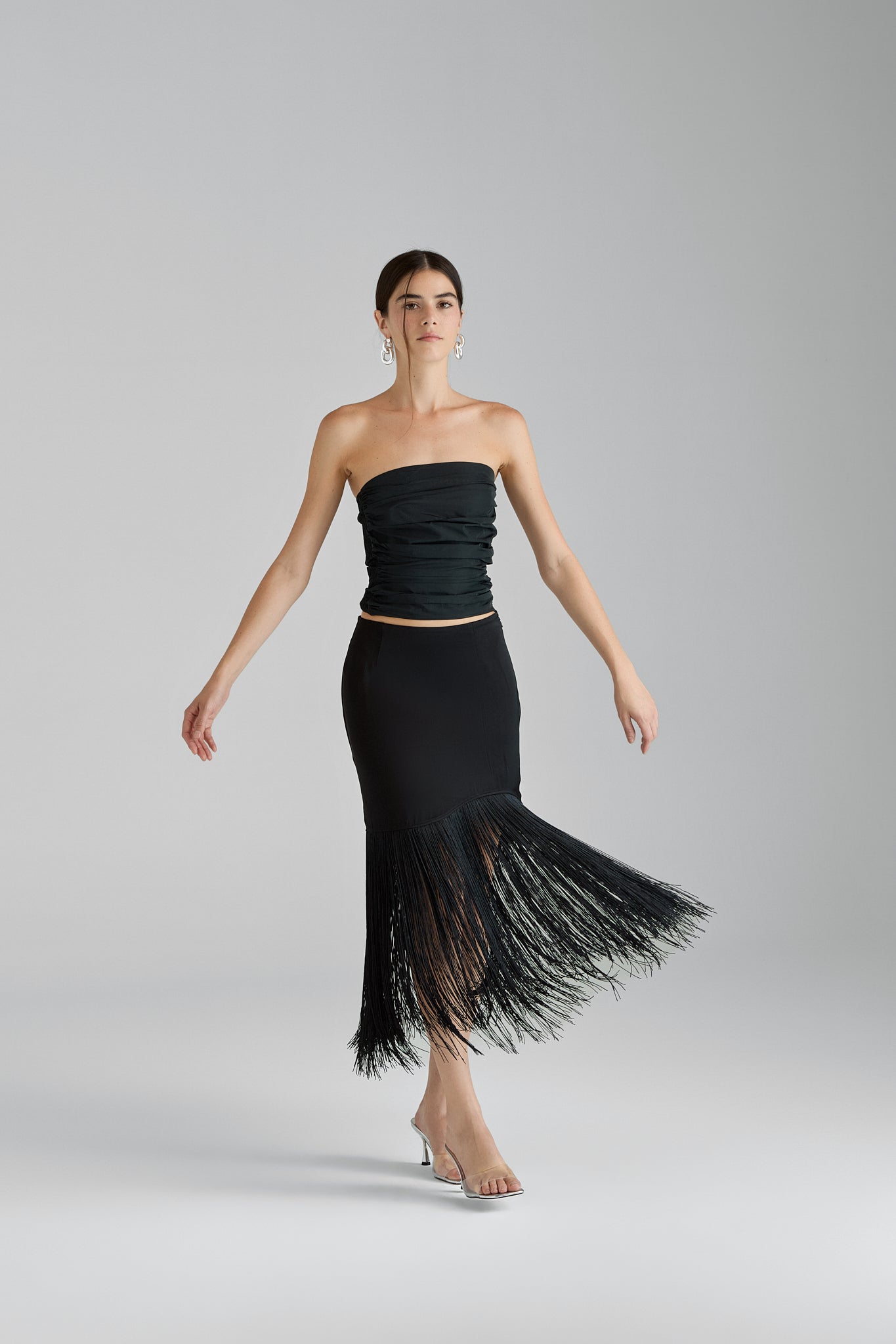 Koun / Fringe-detailed satin skirt